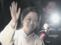 服裝設計師馬可將<em>中國</em>手工藝帶到國際舞臺，成為首位登上巴黎高定<em>時裝周</em>的<em>中國</em>設計師