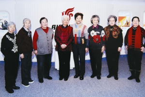 2012年“十八姐妹”中<em>的</em>八位姐妹共慶“三八”婦女節