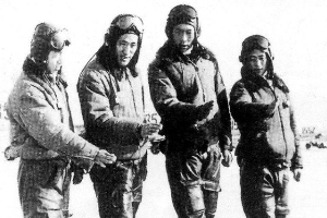 “<em>空中</em>拼<em>刺刀</em>”，拼出如今鋼多氣盈骨更硬——李世英中隊演練戰術