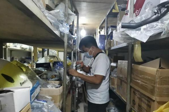 案值200余萬元，南明警方成功搗毀4個非法<em>銷售</em><em>假冒</em><em>汽車配件</em>窩點