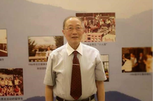 錢(qián)照明教授80壽辰，學(xué)生從全世界回來(lái)為他慶生