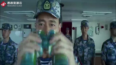 《戰狼2》中這段最精彩，海軍艦隊及時來接僑民，厲害了我的國！