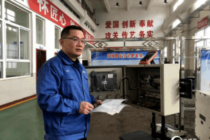 <em>王</em>斌?。簭男‰姽?lt;em>到</em>大<em>工匠</em><em>的</em>“機電神醫”