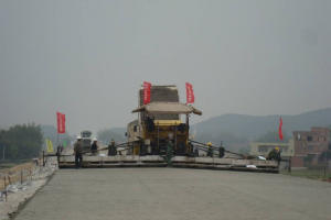 授課圖片—路面<em>基層</em><em>的</em>攤鋪