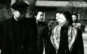1927年<em>鄧穎超</em>同志生產(chǎn)被敵人追捕意外難產(chǎn)，再也沒有了孩子