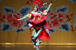 國家大劇院<em>話劇</em>《風雪夜歸人》戲中戲京劇《樊江關》趟馬