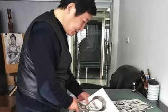 張欣—公安部刑偵專家、<em>全國</em><em>公安系統</em><em>一級</em><em>英雄模范</em>